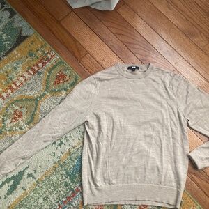 Uniqlo Beige/Tan crewneck sweater